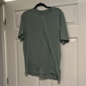 Vuori - Current Tech Tee - Neptune - Large - Excellent Condition!